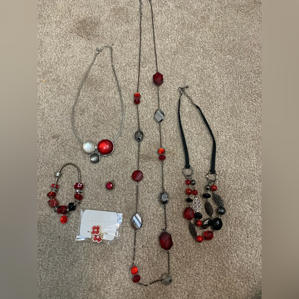 Elegant Red and Silver Jewelry Set - Picture 3 of 16